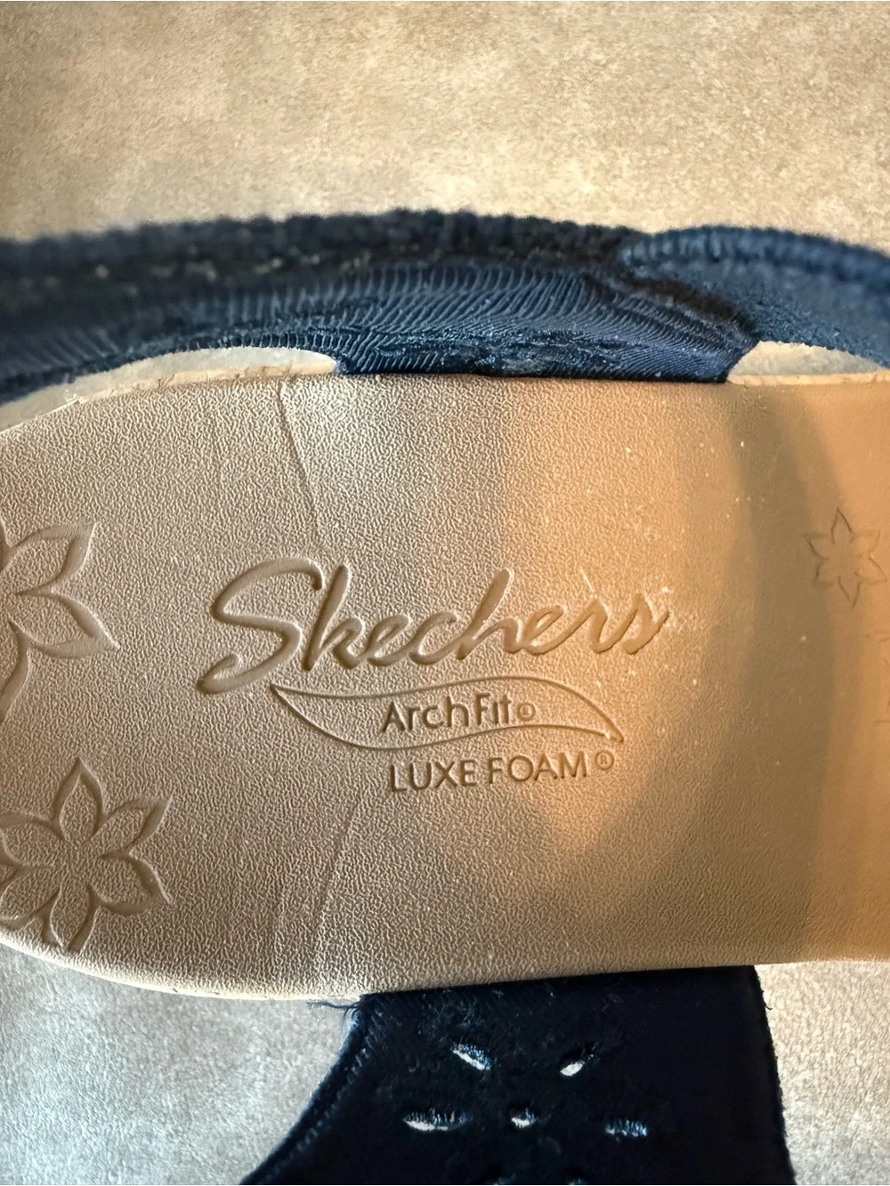 Skechers Arch Fit Luxe Foam Bouncing Wedge Sandals Navy Floral Size 8